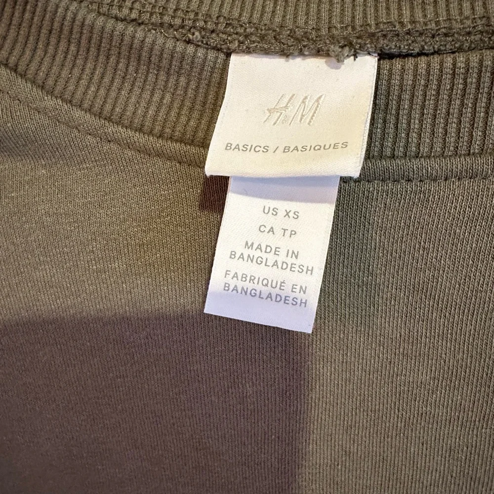 H&M Basic Crew Neck - Picture 3 of 3